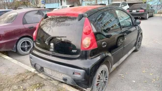 Peugeot 107, 2007 года, 68 лс, 274236 км. Автомобиль PEUGEOT 107, 2007 года выпуска, VIN - VF3PNCFAC88172290, цвет: черный, рег. знак: Е693АМ164. Учтено техническое состояние: коррозийные повреждения порогов. Имеются потертости, вмятины, сколы лакокрасочного покрытия. Требуется химчистка салона.