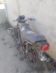 Мотоцикл Тула, скутер Honda Dio, скутер (годные остатки). Двухколёсные транспортные средства без регистрационных знаков: мотоцикл «Тула» - 1 шт., скутер «Honda Dio» - 1 шт., скутер б/н - 1 шт. (годные остатки). Бывшие в эксплуатации, с видимыми повреждениями, потертостями, дефектами, следами…