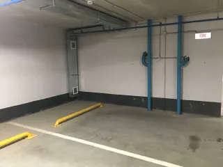 Машино-место площадью 14.30 кв.м, расположенное по адресу: Тюменская область, г. Тюмень, ул. Газовиков, д.75, №320. Кадастровый номер: 72:23:0110002:15267. Дата государственной регистрации: 22.05.2020. Основание государственной регистрации: Акт приема-передачи от 06.01.2020, Договор участия в…