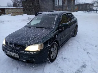 Opel Astra Edition, 1999 г.в., VIN W0L0TGF48Y5013957. МКПП, кондиционера нет. Из недостатков под замену задние арки и пороги, а также мелкие сколы и царапины по кузову в силу возраста.