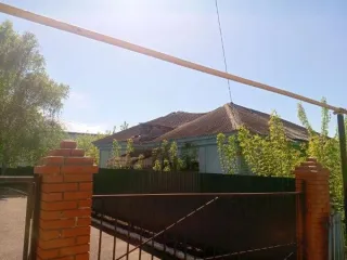 Нежилое здание 100.4 кв.м и земельный участок 371 кв.м, Республика Башкортостан Нежилое здание, общей площадью 100,4 кв.м, с земельным участком расположенный по адресу: Республика Башкортостан, Зианчуринский район, с. Исянгулово, ул. Комсомольская, д. 10а по адресу Российская Федерация, Республика…
