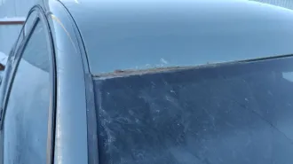 Volkswagen Passat 1998 года, цвет зеленый. VIN: WVWZZZ3BZWP405361, ПТС: 58 ММ 680275, госномер: С669АВ 58. Тип двигателя: бензиновый, номер: ADR412338, мощность 125 л.с. (91.9 кВт), объем 1781 куб. см. Кузов №: 405361, экологический класс: 01825, разрешенная максимальная масса 1350 кг. Техническое…