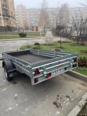 Прицеп МЗСА 817712 2024 года выпуска, цвет серый. Номер шасси X43817712R0021593, госномер СН637661. Разрешенная максимальная масса 750 кг, масса без нагрузки 249 кг.