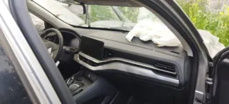 Автомобиль после ДТП повреждение кузова, сработка подушек безопасности