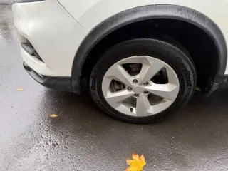 Nissan Qashqai, 2019. Автомобиль легковой универсал NISSAN QASHQAI, 2019 г.в., г/н Т698ВА180, цвет: белый, VIN: Z8NFBAJ11ES099730, номер кузова (прицепа) Z8NFBAJ11ES099730, номер двигателя MR20642132W, технический паспорт: 9954669086 (залог в ФНС). Вид транспорта: легковой универсал. Год выпуска…