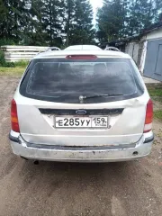 Ford Focus 2002 года выпуска, цвет серый/серебристый. VIN: X9FNXXEEDN2G02715, ПТС: 47TA940267, госномер Е285УУ159. Страна изготовления Россия, разрешенная максимальная масса 1715 кг, масса без нагрузки 1258 кг. Находится в совместной собственности.