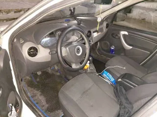 Renault Logan 2010 года, 75 л.с., пробег 333000 км, автоматическая коробка передач (АКПП). VIN: X7LLSRB2HAH296016, государственный номерной знак М712ХВ35.