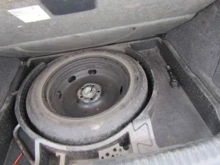 Volkswagen Tiguan, 2011 года выпуска, 150 л.с., пробег 161097 км. Автомобиль легковой, марка: Volkswagen, модель: Tiguan, VIN: XW8ZZZ5NZBG111785, гос. рег. номер: Н304ОС702, год изготовления: 2011.