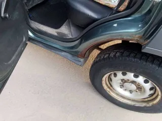 Chevrolet Niva 2013, 212300-55, год выпуска 2013, VIN X9L212300E0498967, гос. номер: О252СС57. Автомобиль на ходу, имеются отслоение каски на переднем бампере, пороги и задние арки сквозная коррозия, задняя дверь коррозия, подтекает основной радиатор или патрубки на радиаторе. Днище в хорошем…