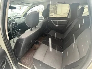 Renault Duster, 2013 года, 102 лс, 132649 км. Легковой автомобиль: универсал, г/н: E662УР186, цвет: черный, VIN: X7LHSRH8N49673593, ПТС 78 ХА 333592, СТС 99 58 809655. Небольшие повреждения кузова.