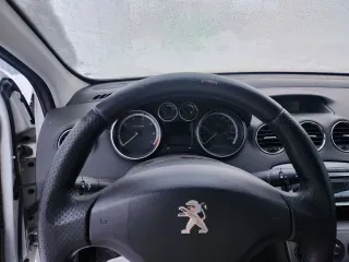 Peugeot 308 2011 года выпуска, VIN Z8T4C5FS9BM004795.