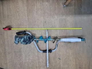 Годные остатки бензопил Chain saw 5200, STIHL MS-180 и бура, 3 шт. Составной лот: Годные остатки отдельных узлов, деталей, агрегатов, материалов (в сборном виде) бензопил и бура в количестве 3 шт. 11-009274-1 Бензопила «Chain saw 5200», в корпусе оранжевого цвета 11-009278-1 Бензопила «STIHL…