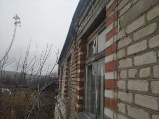 Здание конторы, 365,2 кв.м, Пермский край. Кадастровый номер 59:32:0100009:7448, расположенное на земельном участке площадью 1380 кв.м., кадастровый номер 59:32:0100009:795, по адресу: Российская Федерация, край Пермский, муниципальный округ Пермский, поселок Юго-Камский, улица Мира, здание 2. Вид…
