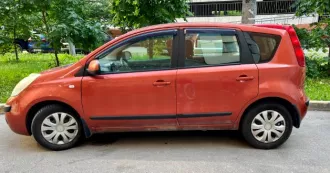 Автомобиль Nissan NOTE 2006 г.в.  Наличие обременений  вид ограничения    запрет на регистрационные действия.  VIN: SJNFААЕ11U1092588.  Цвет   коричневый.  Собственник   один.  ПТС   утерян.  АКБ   разряжена в ноль.
