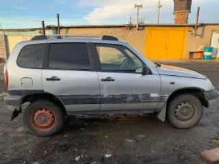 Автомобиль легковой, внедорожник Chevrolet Niva 2008 года изготовления, VIN X9L21230080229197, гос. номер А710ХО51, цвет светло-серебристый металлик.