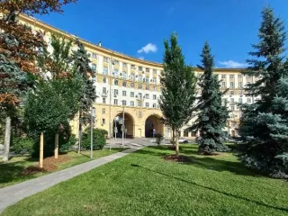 Нежилые помещения Ленинский пр-кт д. 37 68,6 кв. м Москва нежилые помещения по адресу: г. Москва, пр-кт Ленинский, д. 37, общей площадью 68,6 кв. м. (Этаж № 1, Этаж № 2, Этаж № 3), кадастровые номера: 77:05:0001009:7540, 77:05:0001009:10605 
Назначение нежилого помещения: Бытовые услуги 
Общая…