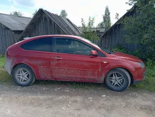 Легковой автомобиль  хэтчбек , Форд Фокус 2007 г.в., г/н Х081МК178, идентификационный номер VINX9F3XXEED37K64605, модель № двигателя: QQDB 7K64605, кузов  кабина, прицеп : № X9F3XXEED37K64605, цвет кузова: красно оранжевый.Не открывается багажник, на потолке есть дырка от сигареты, в автомобиле…
