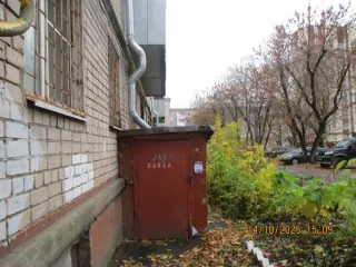 Нежилое помещение площадью 289,9 кв.м с кадастровым номером 37:24:040211:963, расположено в подвале жилого дома по адресу: город Иваново, улица Парижской Коммуны, д. 24, пом. 1006. Год ввода в эксплуатацию: 1975. Вид ограничений и обременений: нет. Общая площадь: 289.9. Расположение в пределах…