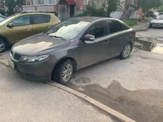 KIA Cerato 2010 года выпуска, VIN KNAFU411AA5219472.