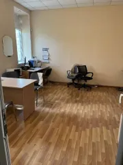 Объект аренды, площадь 506,80 кв. м., номер на поэтажном плане 1 этажа: 13-42,   адрес (местонахождение) объекта: Ставропольский край, муниципальный округ Нефтекумский, город Нефтекумск, микрорайон 5-й, здание 1, помещение 13/42 Требуется текущий ремонт 
Общая площадь: 506.8 
Кадастровый номер…