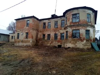 Нежилое административное здание и земельный участок, 588.2 кв.м, Тульская область. Имущественный комплекс, состоящий из нежилого здания (нежилое административное здание, кадастровый номер 71:05:030306:574) и земельного участка (кадастровый номер 71:05:030307:620), Тульская обл., Веневский р-н, г…