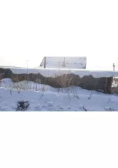 Жилой дом площадью 51,8 кв. м с кадастровым номером 42:14:0117007:159 и земельный участок общей площадью 1540 +/- 14 кв. м с кадастровым номером 42:14:0117007:58. Адрес: Кемеровская область, Топкинский район, деревня Соломино, улица Береговая, дом 5.