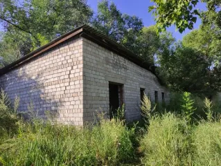 Земельный участок 271 кв. м со складом 81.3 кв. м, Республика Хакасия. Кадастровый номер участка 19:07:010108:2117, по адресу: Российская Федерация, Республика Хакасия, муниципальный район Боградский, сельское поселение Боградский сельсовет, село Боград, улица Новая, земельный участок 10А/1. На…