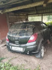 Opel Corsa 2009 года, черный, 80 л.с., объем двигателя 1.2 л (1229 куб.см), пробег 100000 км. Проблема с двигателем, только эвакуатор.