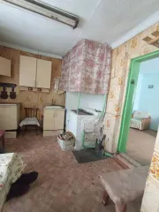 Доли в праве на жилое здание 42,8 кв м и земельный участок 2082 кв м Новосибирская область 1/3 доля дома и 1/3 доля земельного участка в Новосибирской обл. еще 1/3 доля дома и 1/3 доля земельного участка в Новосибирской обл. еще 1/3 доли в праве на жилое здание общей площадью 42,8 кв.м., с…