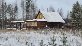 Земельный участок площадью 900 кв.м, расположенный в Ханты-Мансийском автономном округе - Югре, Сургутский район, с/п Солнечный, поселок Солнечный, ДНТ "Богдановское", улица №7, участок 37. Имущество обременено залогом в пользу ПАО Сбербанк. Ознакомление с имуществом возможно по указанному адресу…