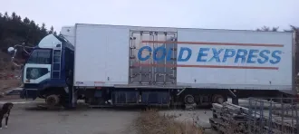 Nissan Diesel 2003 года выпуска, автомобиль грузовой-рефрижератор. ГРЗ Н689НС 65, двигатель, кузов 300752С, шасси CW 48L30005, мощность двигателя 400 л.с. (294.2 кВт), СТС 9956306872. Автомобиль требует капитального ремонта: двигатель и коробка передач сняты (имеются в наличии), отсутствуют колеса…