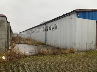 Здание 7858,3 кв.м и земельный участок 13650 кв.м в Калининградской области, Гурьевский район, поселок Поддубное, улица Лесная, дом 1. Земельный участок кадастровый номер 39:03:090910:24, площадь 13650 кв.м, категория земель: земли населенных пунктов, вид разрешенного использования: для…