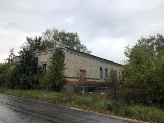 Здание школы 342,7 кв.м, здание котельной 59,7 кв.м, здание мастерской 45,1 кв.м, земельный участок 4881 кв.м, Липецкая область. Здание школы, назначение: нежилое, площадь 342,7 кв.м., кадастровый номер 48:08:0000000:1800; здание котельной, назначение: нежилое, площадь 59,7 кв.м, кадастровый номер…