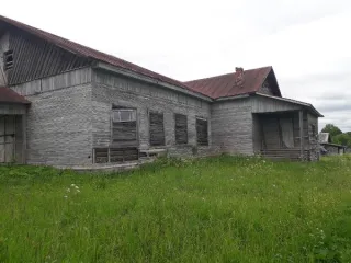 Клуб и земельный участок, 186,1 кв.м., Вологодская область - здание, нежилое, наименование: клуб, кадастровый номер 35:17:0409009:148 по адресу: Вологодская область, Кичменгско-Городецкий район, п.Гаражи, д.б/н, площадь 186,1 кв.м., - земельный участок, кадастровый номер 35:17:0409009:118 по…