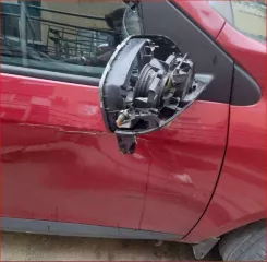 Renault Fluence, 2011 г., госномер Т593ЕВ102, СТС 02 ТР 594494, цвет красный, VIN VF1LZBR0A45077531. Авто на ходу, имеются сколы и царапины, плохая резина, разбито зеркало. ПТС находится в банке. Автомобиль находится в залоге у ПАО Банк ВТБ. Цена 443 650 рублей.