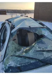 Renault Duster 2013 года, 102 л.с., пробег около 350 000 км, полный привод. VIN: X7LHSRH8N49541605, госномер К076ТУ33. Автомобиль после ДТП, в аварийном состоянии.