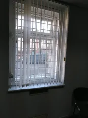 Нежилое помещение 361 кв.м, 11/250 доли на ЗУ 10 810 кв.м, Ленинградская обл., Кингисепп. Нежилое помещение - 361,0 кв. м с учетом неотделимых улучшений (23 поз.), помещения № 1-24 первого этажа (вход № 6) незавершенного строительством двухэтажного кирпичного здания общественного центра, 11/250…