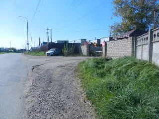 Земельный участок площадью 2100 кв. м, кадастровый номер 50:21:0150111:87, вид разрешённого использования 15.0. Расположен в Москве, поселение Филимонковское, ОАО «Марьинская птицефабрика», вблизи деревни Марьино, уч. № VI-1/6б-26.