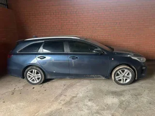 Kia Ceed, 2020 года, 128 лс, 282000 км, АКПП, цвет: темно-синий, ГРЗ: Е673ТТ799, VIN: XWEH5816BL0006768. Финансовому управляющему передано СТС 9921447542, ключ в 2 экз., ПТС 39 РК 634637, на лобовом стекле трещина, сколы, сколы ЛКП, вмятина на пороге слева, повреждён передний левый подкрылок, низ…