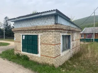 Земельный участок с нежилым зданием, Приморский край, с. Лазо. Земельный участок с кадастровым номером 25:07:050101:1428, РНФИ П11270001347, с расположенным на нем объектом недвижимого имущества: нежилое здание с кадастровым номером 25:07:050101:2202, РНФИ П12270004663, по адресу: местоположение…