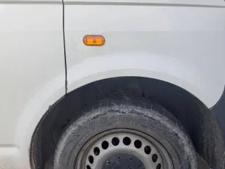 Volkswagen Transporter 2005 года.