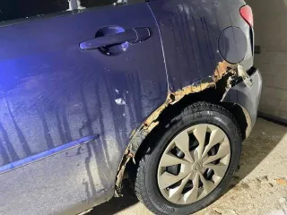 Mazda Demio, 2002 года, 91 лс, 295000 км, АКПП. Автомобиль легковой Mazda Demio, 2002 года выпуска, г/н А348УЕ38, номер кузова: DY3W-112332, цвет: синий.