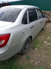 Lada Granta 2015 года выпуска, модель 219060. VIN: ХТА219060FY191881. Цвет – серебристый. Государственный регистрационный знак Е383ВУ 761.