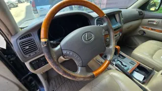 Lexus LX 470 2004, 238 лс, полный привод, АКПП, г/н: В990ЕС125, шасси (рама) № JTJHT00WX43544313
 Не на ходу, проблемы с двигателем 2. Обширные очаги сквозной коррозии на кузове и раме. 3. Требуется ремонт всей ходовой части, ( коррозия и износ ). 4. Требуется перетяжка или замена салона. 5. В…