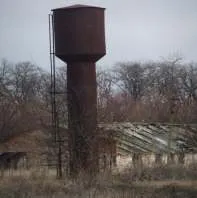 Имущество 1731,1 кв.м в составе: здание кадастровый номер 26:06:0000000:12333 площадью 294,7 кв.м в СК, с. Тищенское, Промзона; здание кадастровый номер 26:06:000000:7782 площадью 677,1 кв.м в СК, с. Тищенское, Промзона; здание кадастровый номер 26:06:060405:88 площадью 362,2 кв.м в СК, с…