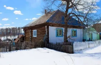 Жилой дом 73,3 кв.м. и земельный участок 1985 кв.м. в Челябинской области: жилой дом, общей площадью 73,3 кв.м., кадастровый номер: 74:18:1006029:1129, расположенный по адресу: Россия, Челябинская область, Саткинский район, г. Бакал, ул. Мишенева, д. 38 (общая совместная собственность), земельный…