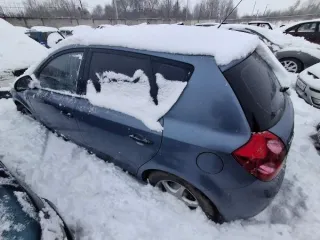 Kia Ceed 2007 года выпуска, госномер Р403ОР46, VIN XWEFF242380001257. Объем двигателя 1591 куб. см, мощность 115 л.с. Сведения об имуществе указаны в информационном извещении. Продается в том виде, в каком есть, возврату и обмену не подлежит. За скрытые дефекты ответственности продавец не несет. К…