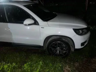 Volkswagen Tiguan, 2016 года, 179 лс, полный привод, АКПП, VIN: XW8ZZZ5NZHG103586, в залоге у ООО МФК «ПСБ Финанс».