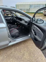 BAIC U5 PLUS 2023 г.в., VIN: XWDCLSAC5P0007308. Тех. описание: скол на лобовом стекле, не работает кнопка а/м (с водительской стороны) на двери, шум из подкапотного пространства, иногда есть треск при нажатии на тормоз, горят ошибки на панели. В залоге: БАНК УРАЛСИБ. С предметом торгов можно…