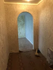 Двухкомнатная квартира 45,9 кв.м в состоянии «требует косметического ремонта» по адресу: Республика Башкортостан, Мелеузовский район, г. Мелеуз, ул. Ленина, д. 133, кв. 131. Кадастровый номер: 02:68:010502:3809. Имущество является предметом залога ПАО Сбербанк. Имеется задолженность по коммунальным…